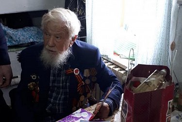 Депутаты поздравили ветеранов с Днем защитника Отечества